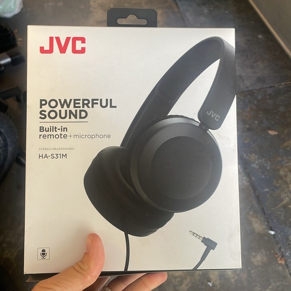 JVC powerful Sound built in remote+ microphone HA-S31M - Picture 1 of 9